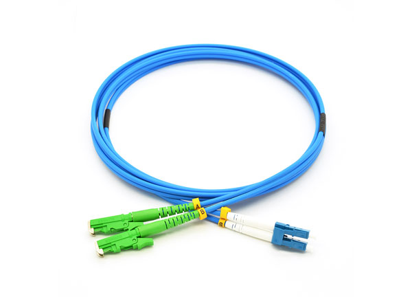 Cable de conexión de alta calidad E2000/APC-LC/UPC puente de fibra óptica de modo único G657A2 PVC 1M