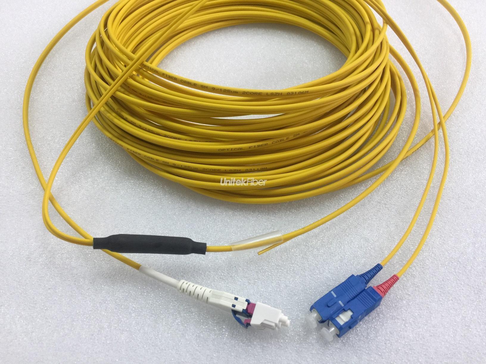 Cable de conexión de fibra óptica LC/UPC-SC/UPC Cables de puente trazables dúplex monomodo G657A1 LSZH 5m 10m