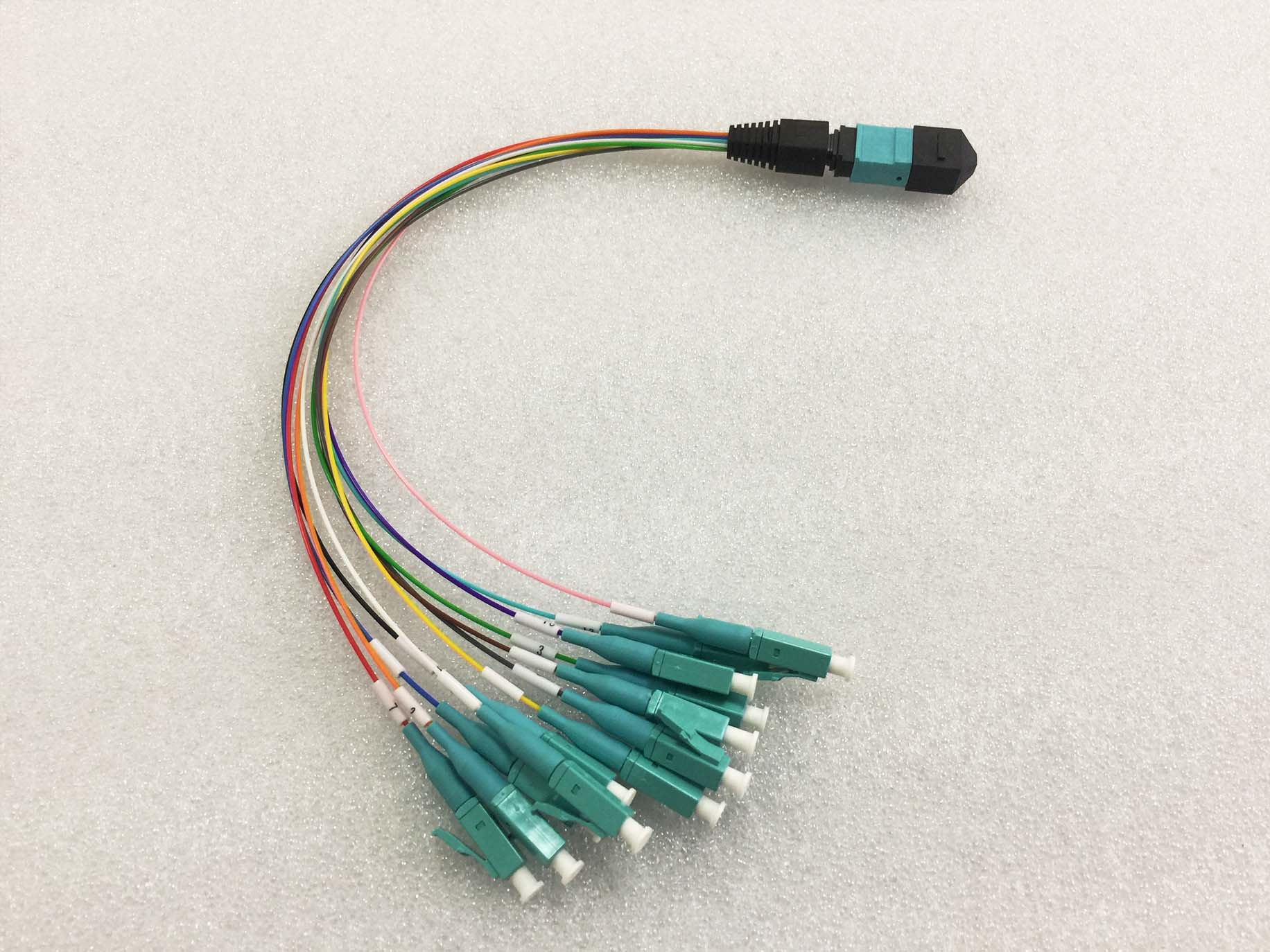 Cable MTP MPO de alta calidad | Puente de fibra óptica MPO-LC 12 fibras G657A1 0,9 MM 0,3 M