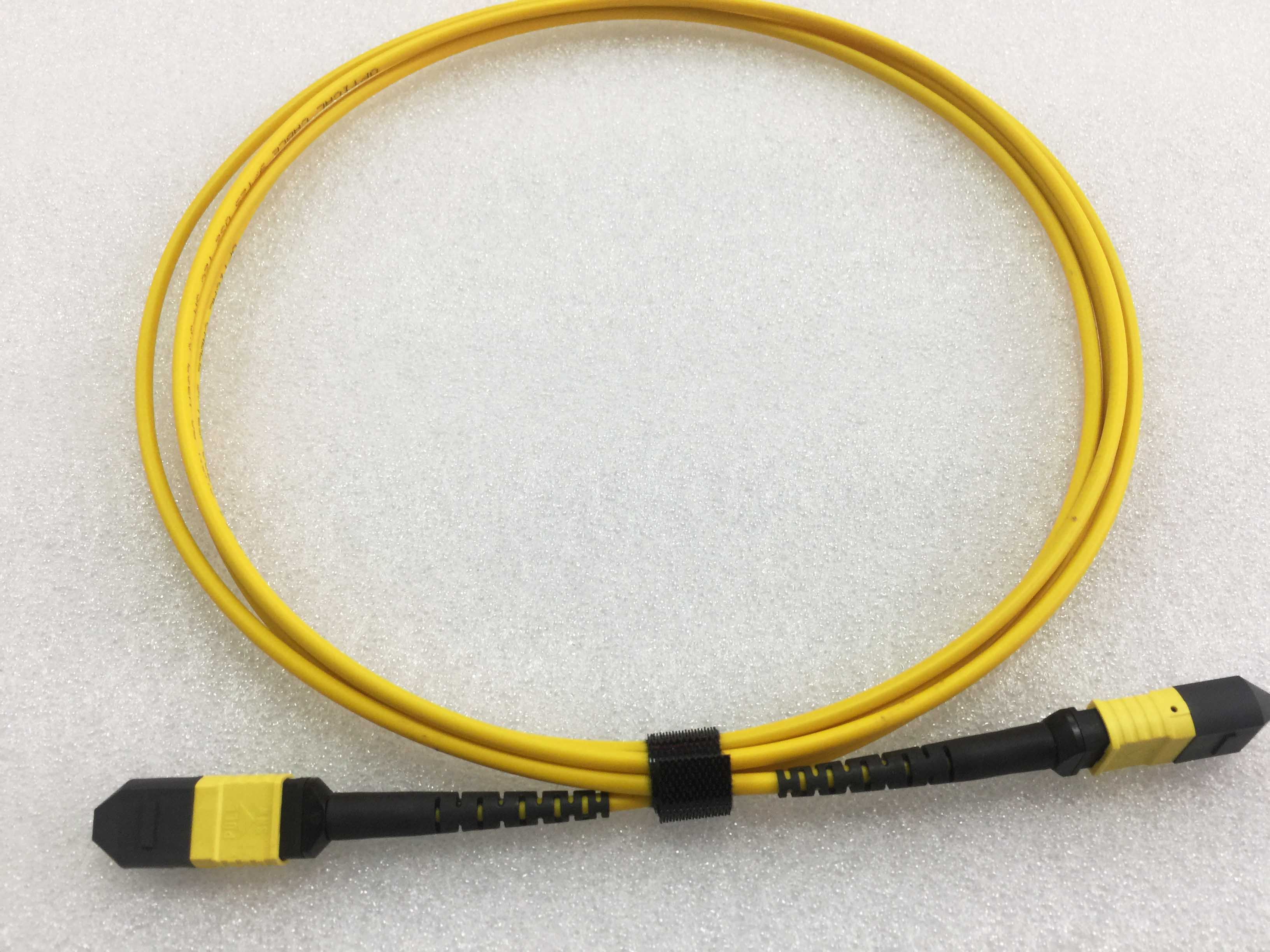 Cable de fibra MTP MPO más vendido | 24 núcleos MTP conector troncal Cable OS2 amarillo 3M LSZH